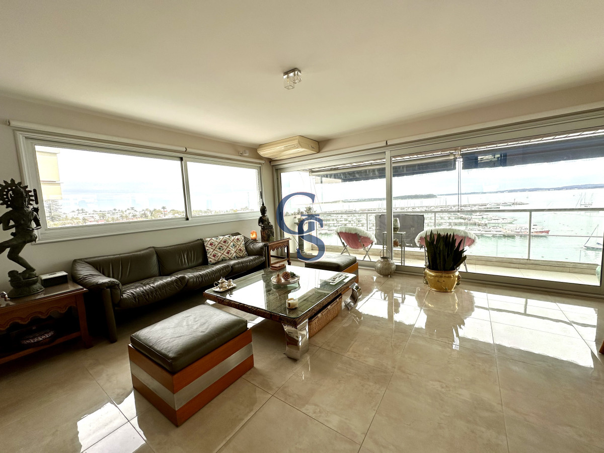 Apartamento ID.299900 - En Venta Apartamento frente al Puerto, con inmejorables vistas.