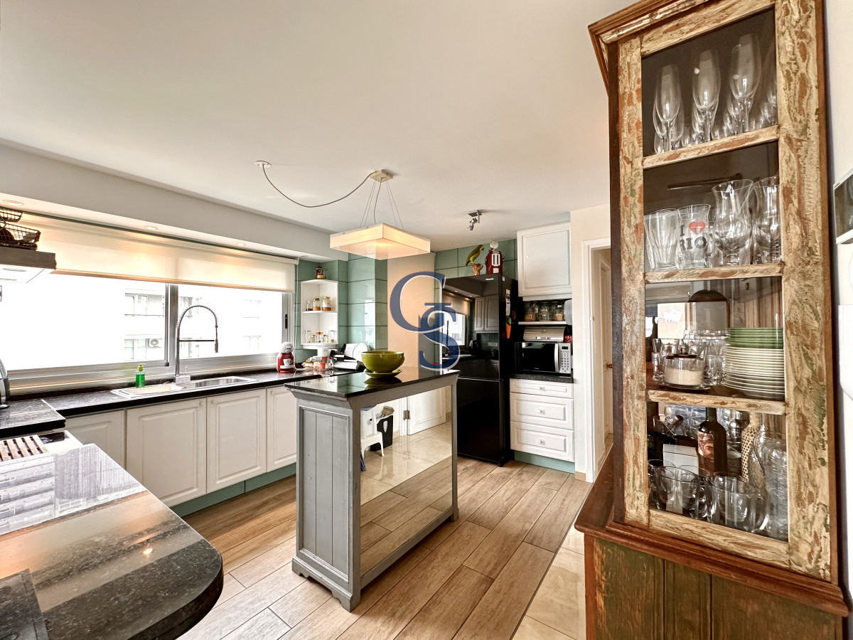 Apartamento ID.299900 - En Venta Apartamento frente al Puerto, con inmejorables vistas.