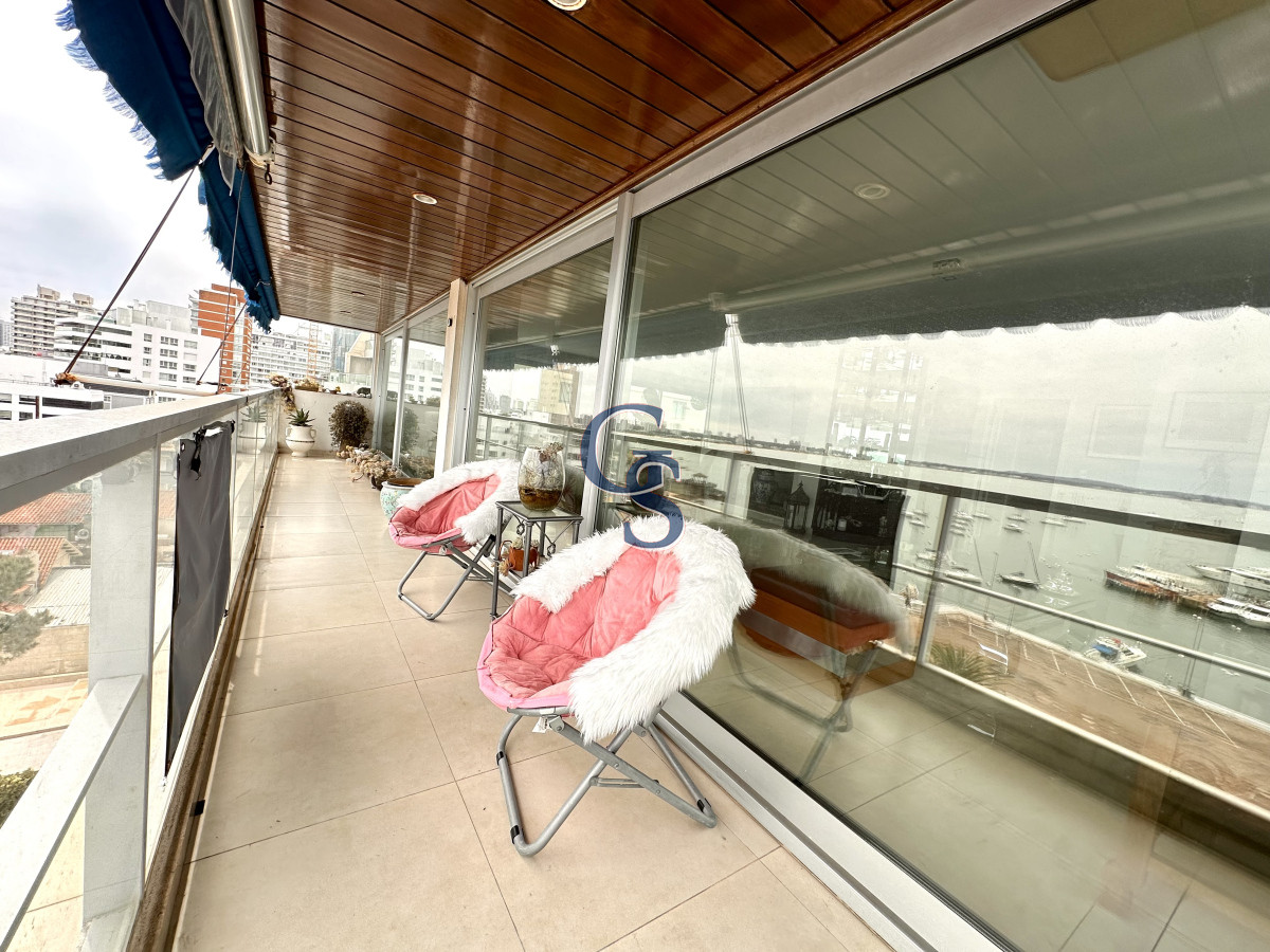 Apartamento ID.299900 - En Venta Apartamento frente al Puerto, con inmejorables vistas.