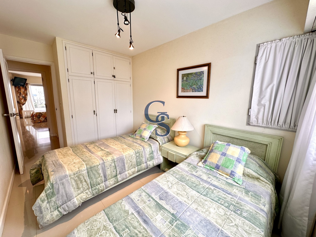 Apartamento ID.90395 - A pasitos del mar, de playa Brava, rodeado de todos los servicios.