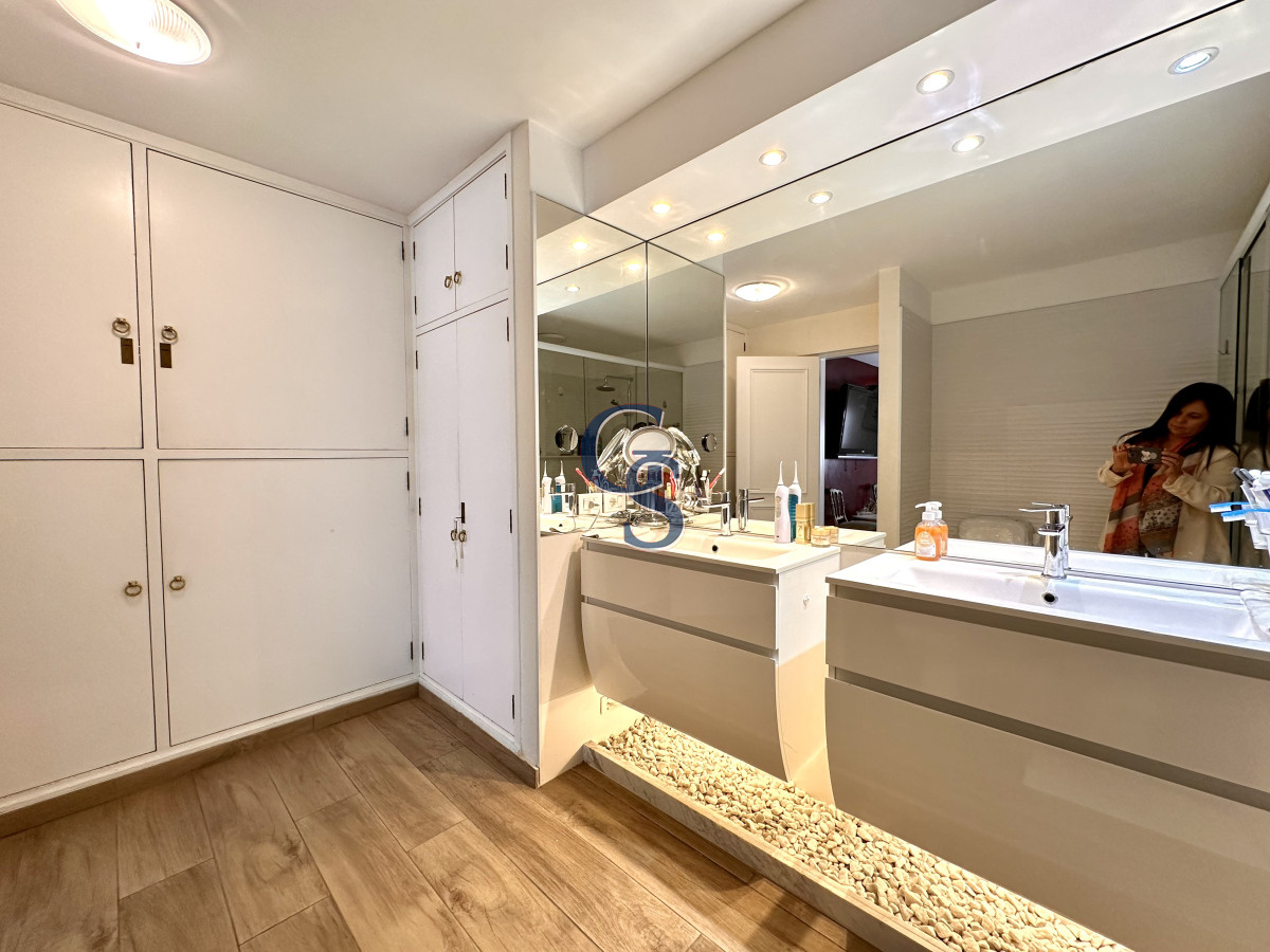 Apartamento ID.299900 - En Venta Apartamento frente al Puerto, con inmejorables vistas.