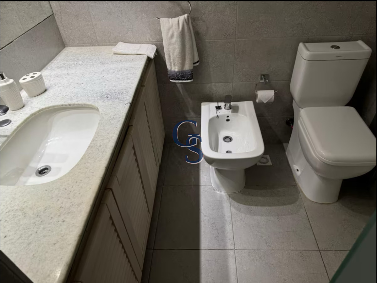 Apartamento ID.1460 - Excelente oportunidad en venta y alquiler, a pasitos del mar!!!