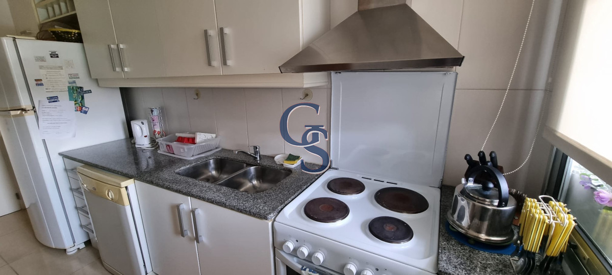 Apartamento ID.297427 - Edificio a pasos de Playa Brava.  Departamento de cómodos ambientes.