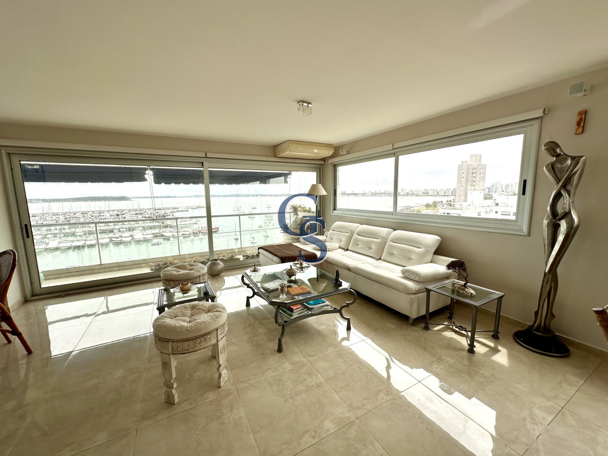 Apartamento ID.299900 - En Venta Apartamento frente al Puerto, con inmejorables vistas.