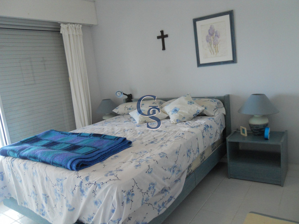 Apartamento ID.292993 - En venta y alquiler, a 100 ms de mar, playa mansa.