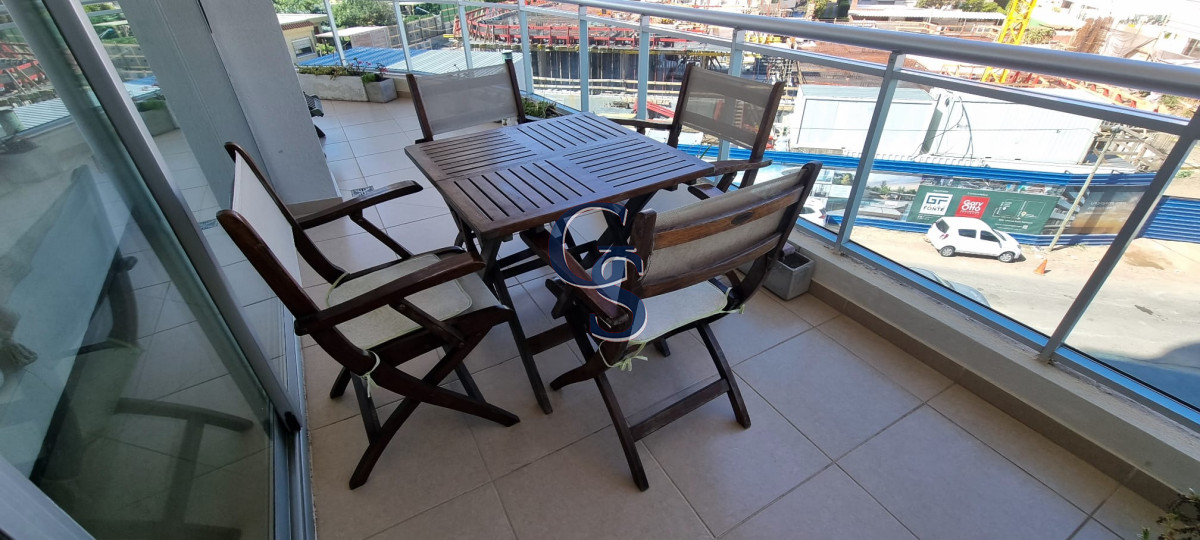 Apartamento ID.297427 - Edificio a pasos de Playa Brava.  Departamento de cómodos ambientes.