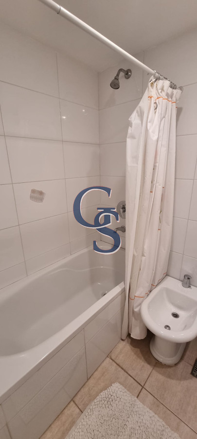 Apartamento ID.297427 - Edificio a pasos de Playa Brava.  Departamento de cómodos ambientes.