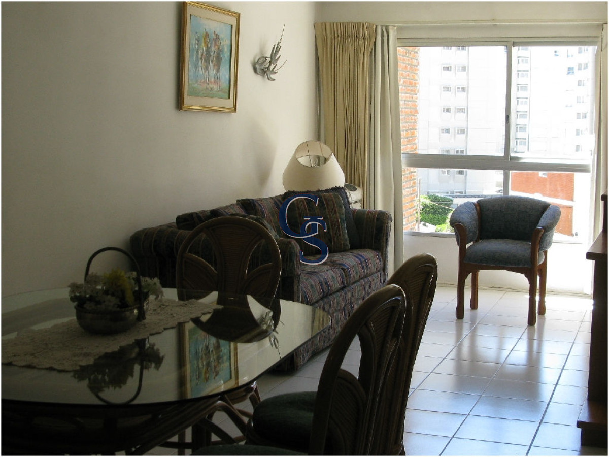 Apartamento ID.1088 - A pasos de todo.  