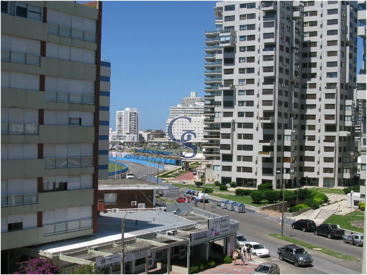Apartamento ID.1088 - A pasos de todo.  