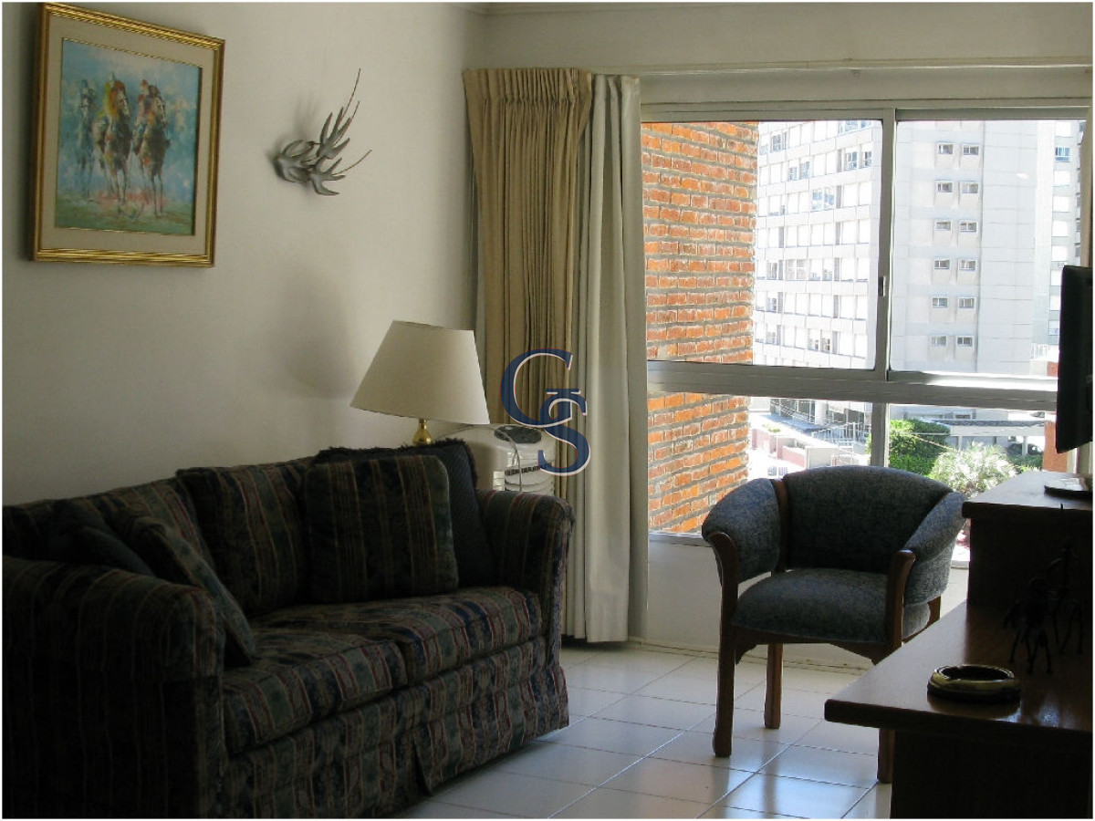 Apartamento ID.1088 - A pasos de todo.  