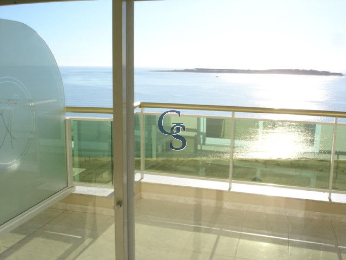 Apartamento ID.1833 - Piso alto con increíble vista al mar.