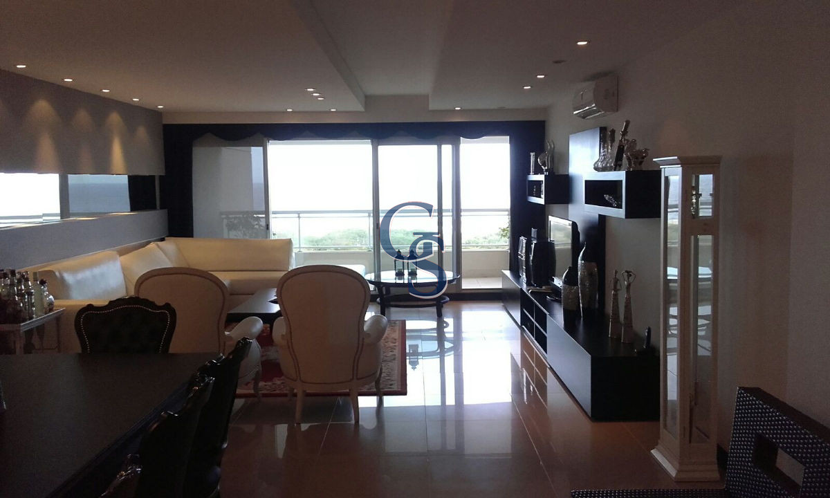Apartamento ID.291042 - Apartamento en TORRE LOBOS,  En Venta, Brava, Punta del Este, 3 Dormitorios.