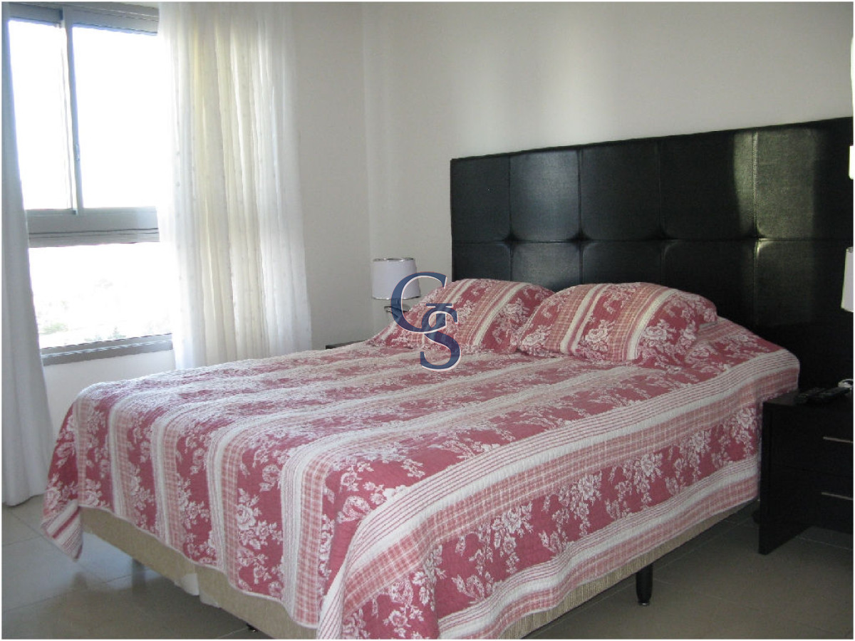 Apartamento ID.292047 - El complejo se encuentra en 1° fila con increíbles vistas al mar.   A pasos de La Península. 