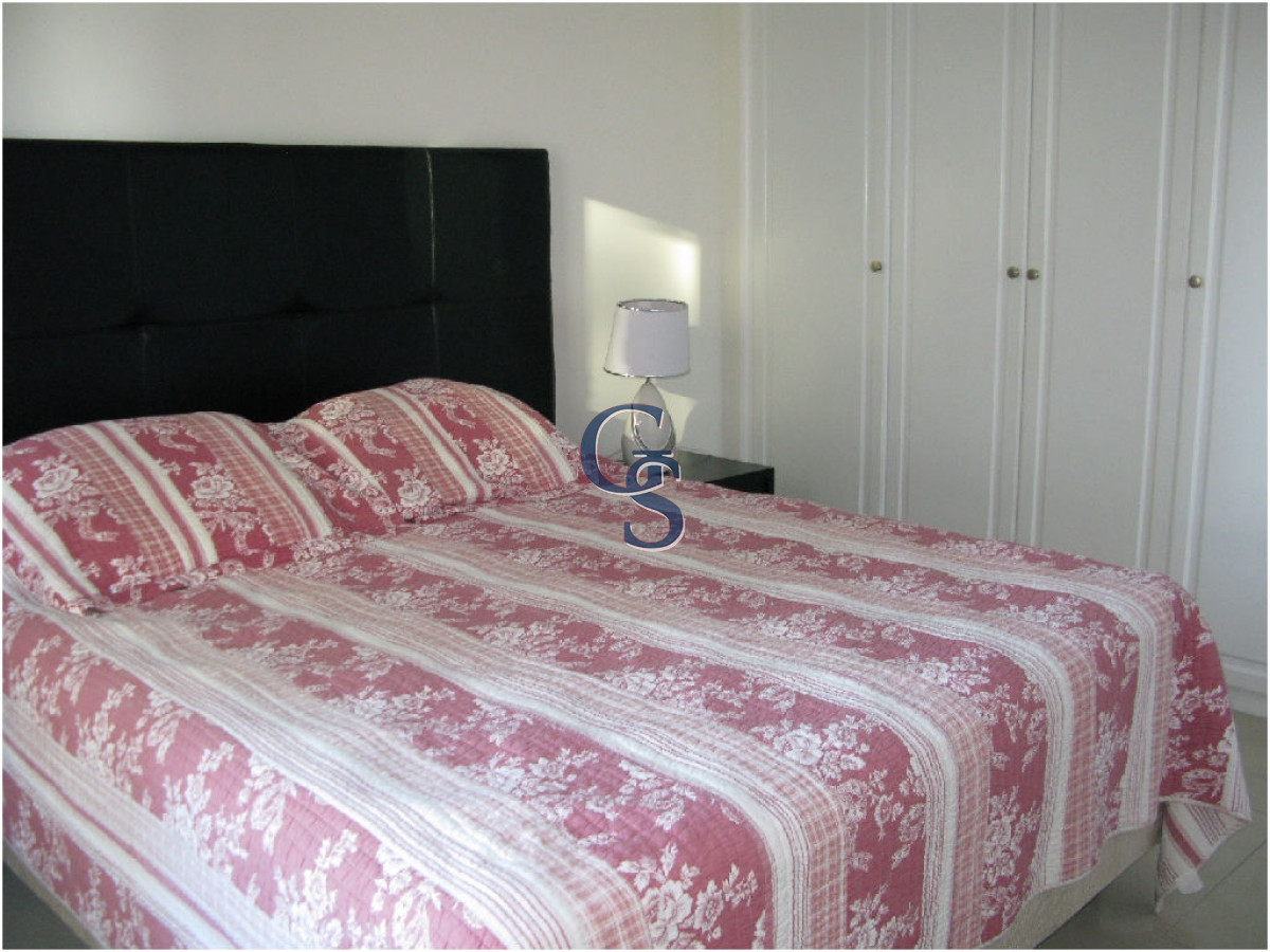 Apartamento ID.292047 - El complejo se encuentra en 1° fila con increíbles vistas al mar.   A pasos de La Península. 