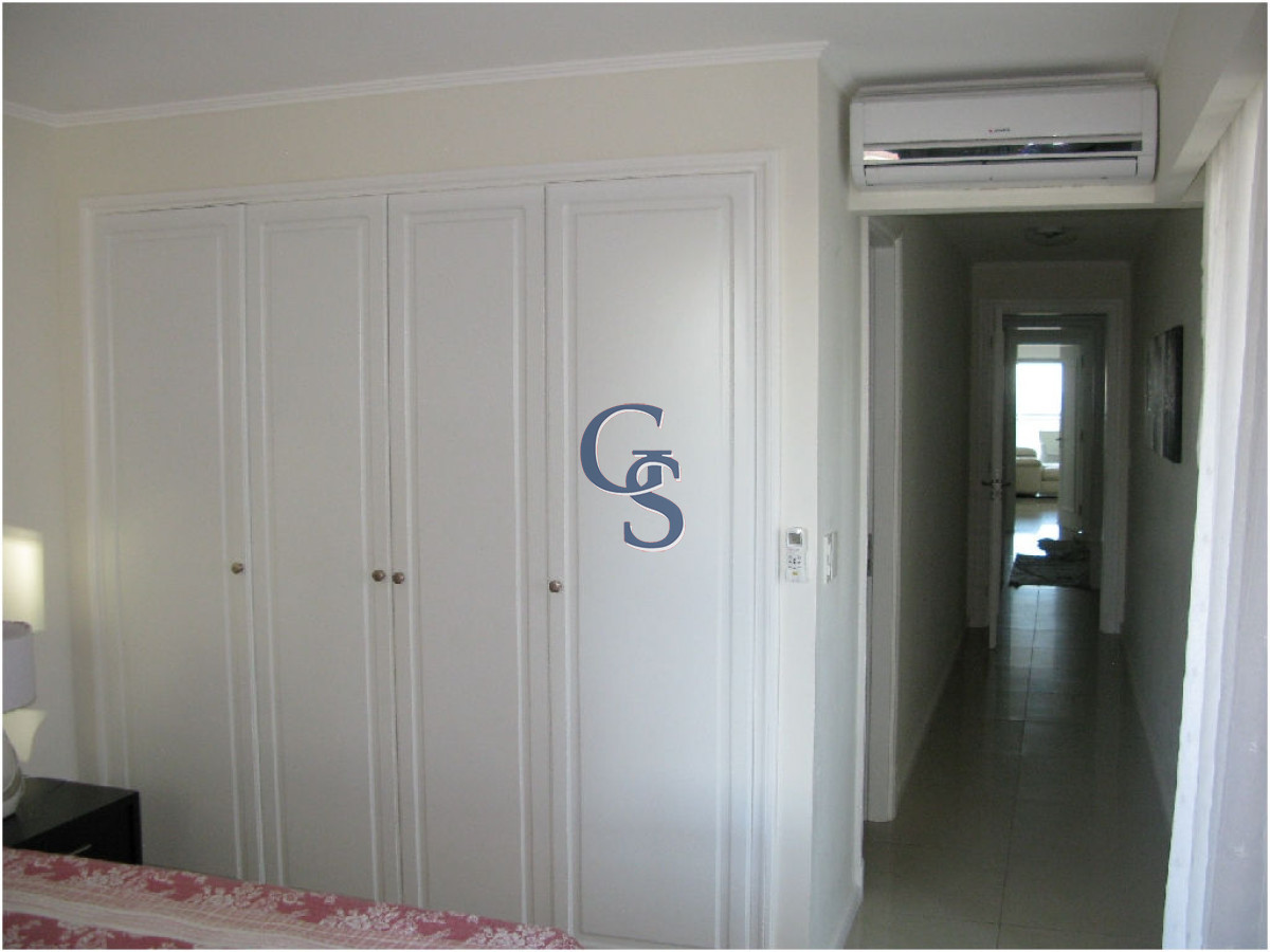 Apartamento ID.292047 - El complejo se encuentra en 1° fila con increíbles vistas al mar.   A pasos de La Península. 