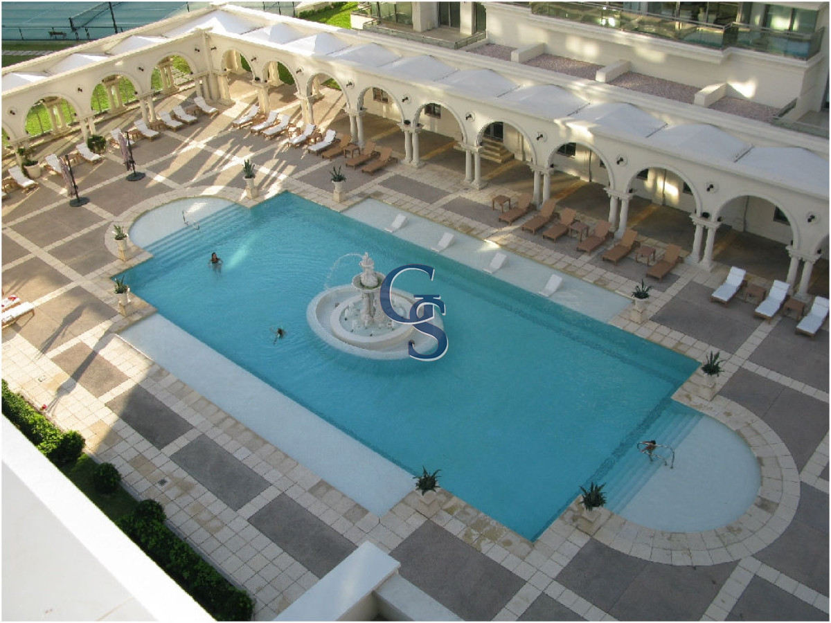 Apartamento ID.292047 - El complejo se encuentra en 1° fila con increíbles vistas al mar.   A pasos de La Península. 