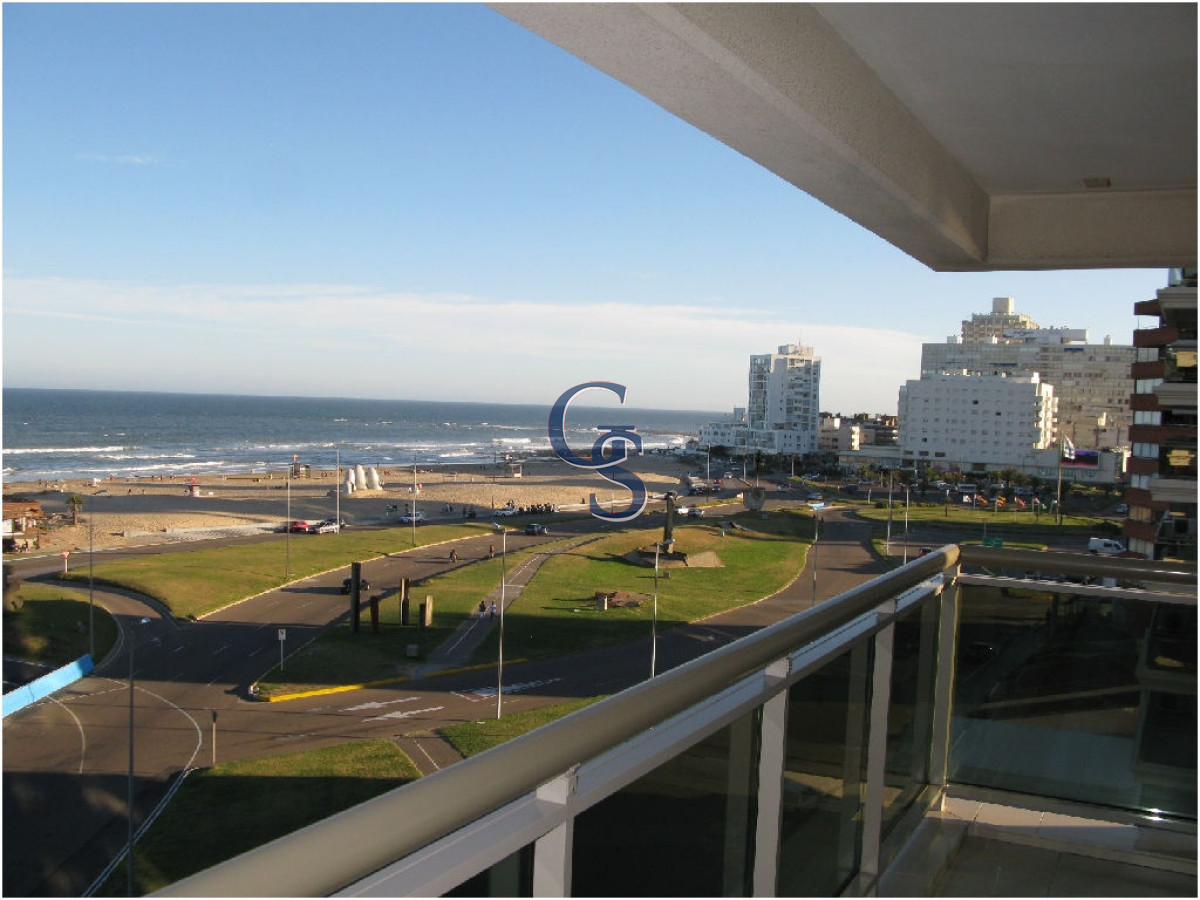 Apartamento ID.292047 - El complejo se encuentra en 1° fila con increíbles vistas al mar.   A pasos de La Península. 