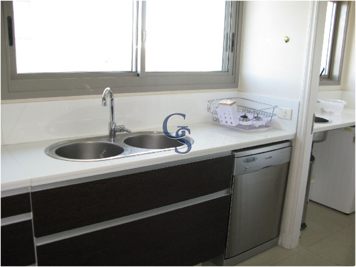 Apartamento ID.292047 - El complejo se encuentra en 1° fila con increíbles vistas al mar.   A pasos de La Península. 