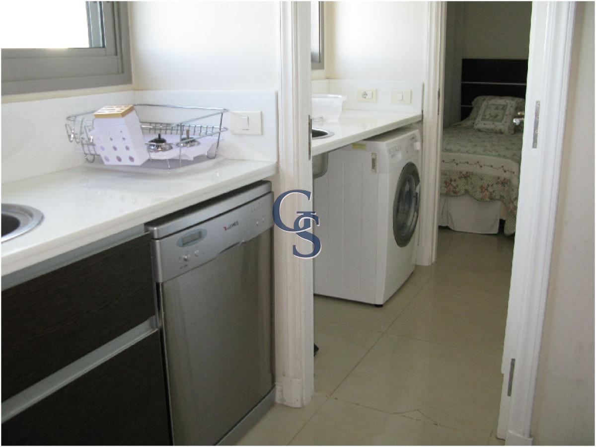 Apartamento ID.292047 - El complejo se encuentra en 1° fila con increíbles vistas al mar.   A pasos de La Península. 