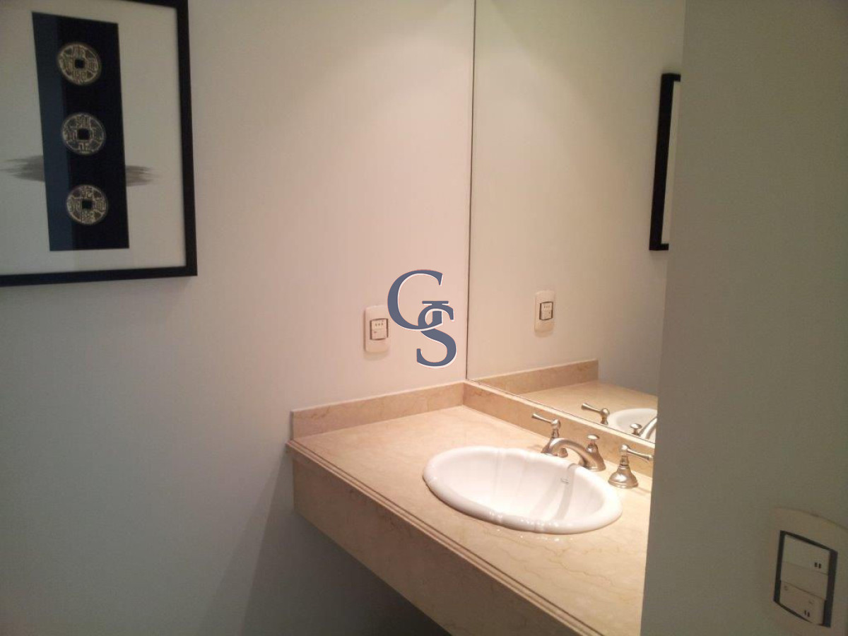 Apartamento ID.292265 - Apartamento en LE JARDIN,  En Venta, Mansa, Punta del Este, 4 Dormitorios.