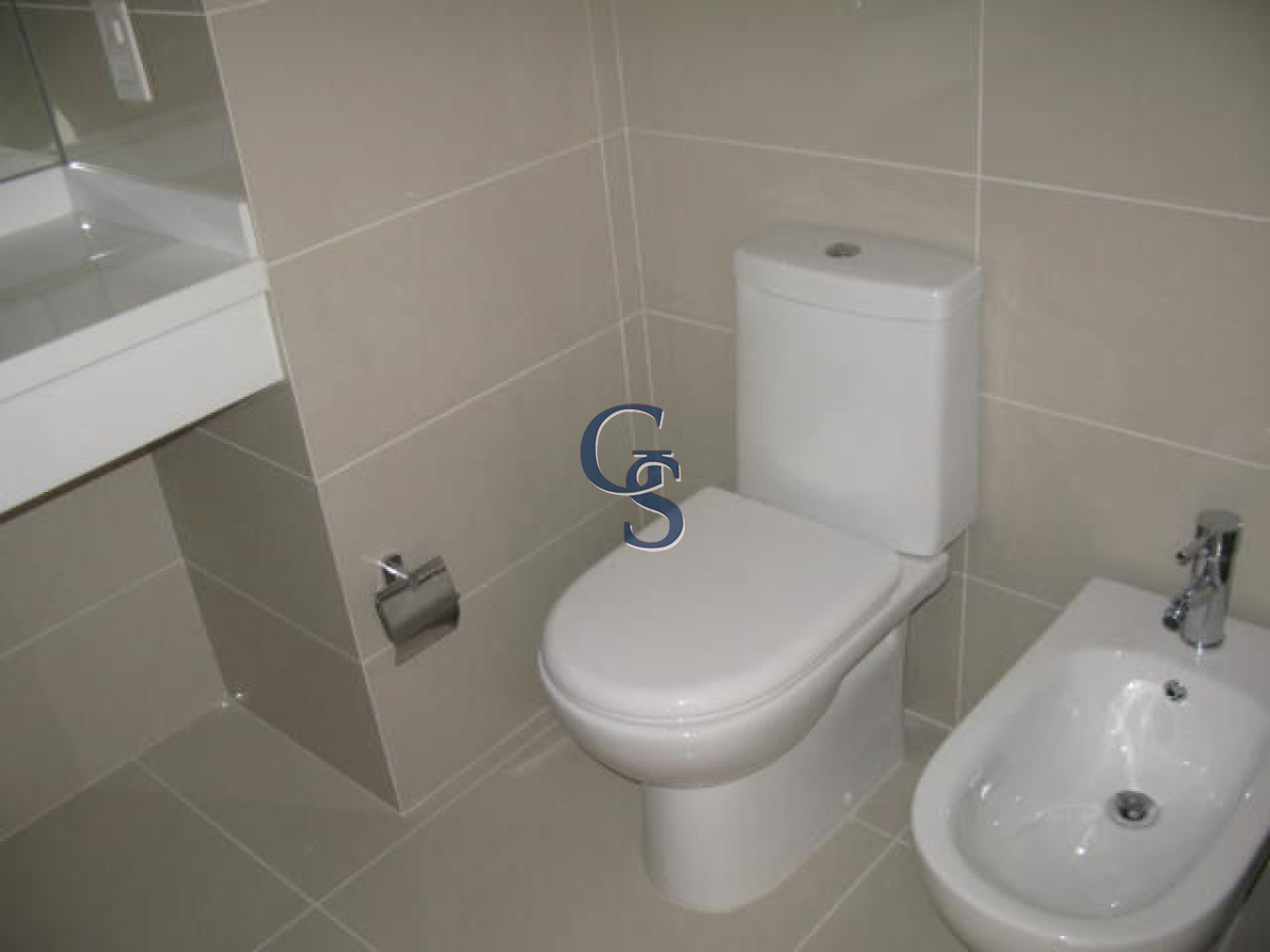 Apartamento ID.292293 - Apartamento en SUNRISE TOWER, Mansa, Punta del Este, 2 Dormitorios.