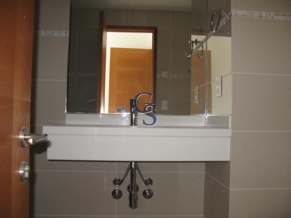 Apartamento ID.292293 - Apartamento en SUNRISE TOWER, Mansa, Punta del Este, 2 Dormitorios.