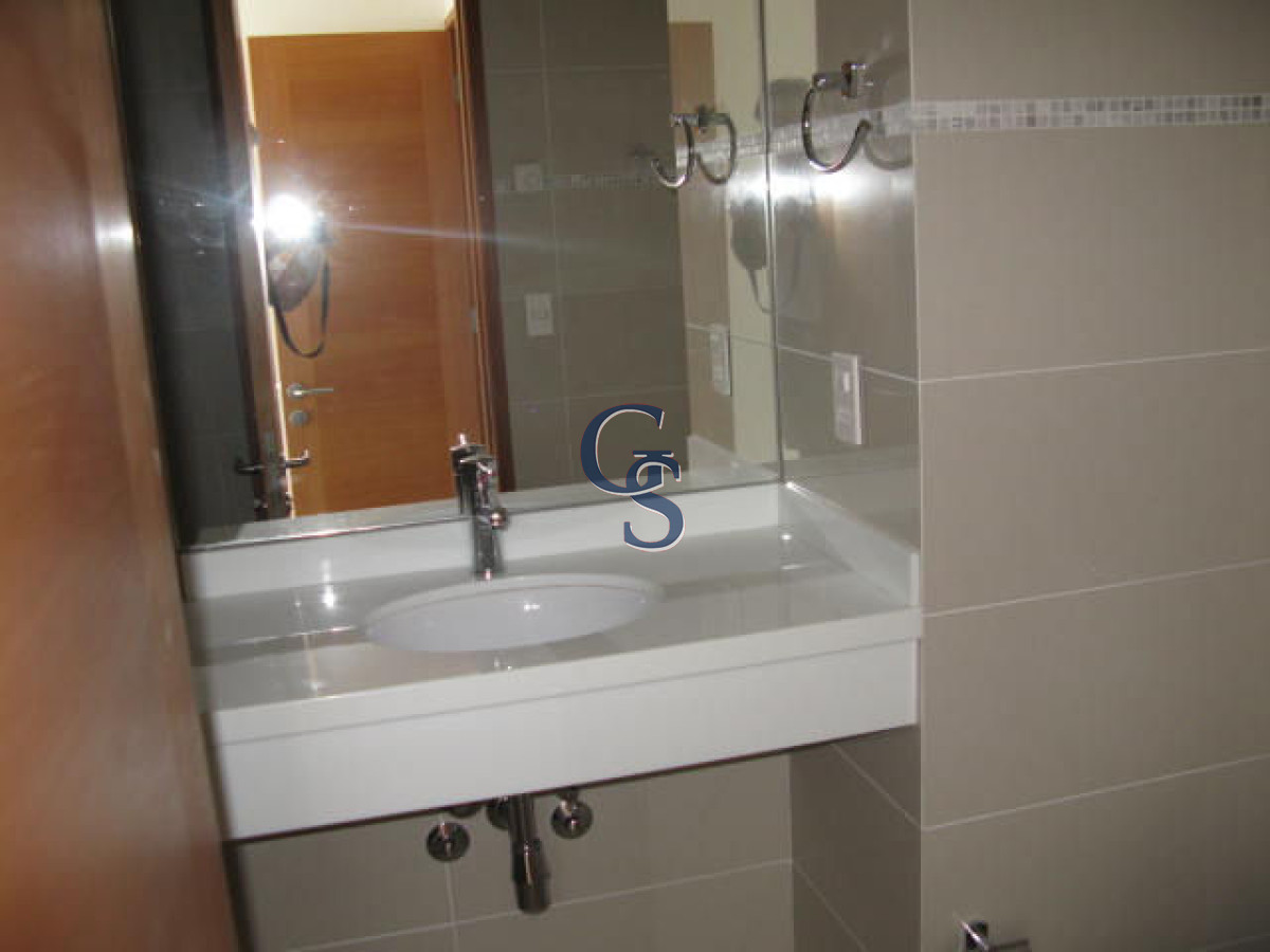 Apartamento ID.292293 - Apartamento en SUNRISE TOWER, Mansa, Punta del Este, 2 Dormitorios.