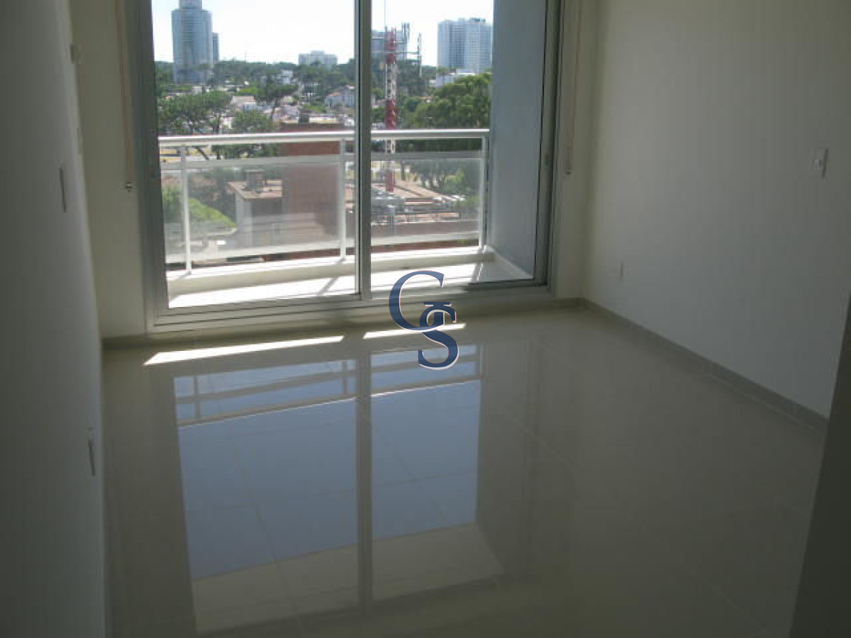 Apartamento ID.292293 - Apartamento en SUNRISE TOWER, Mansa, Punta del Este, 2 Dormitorios.