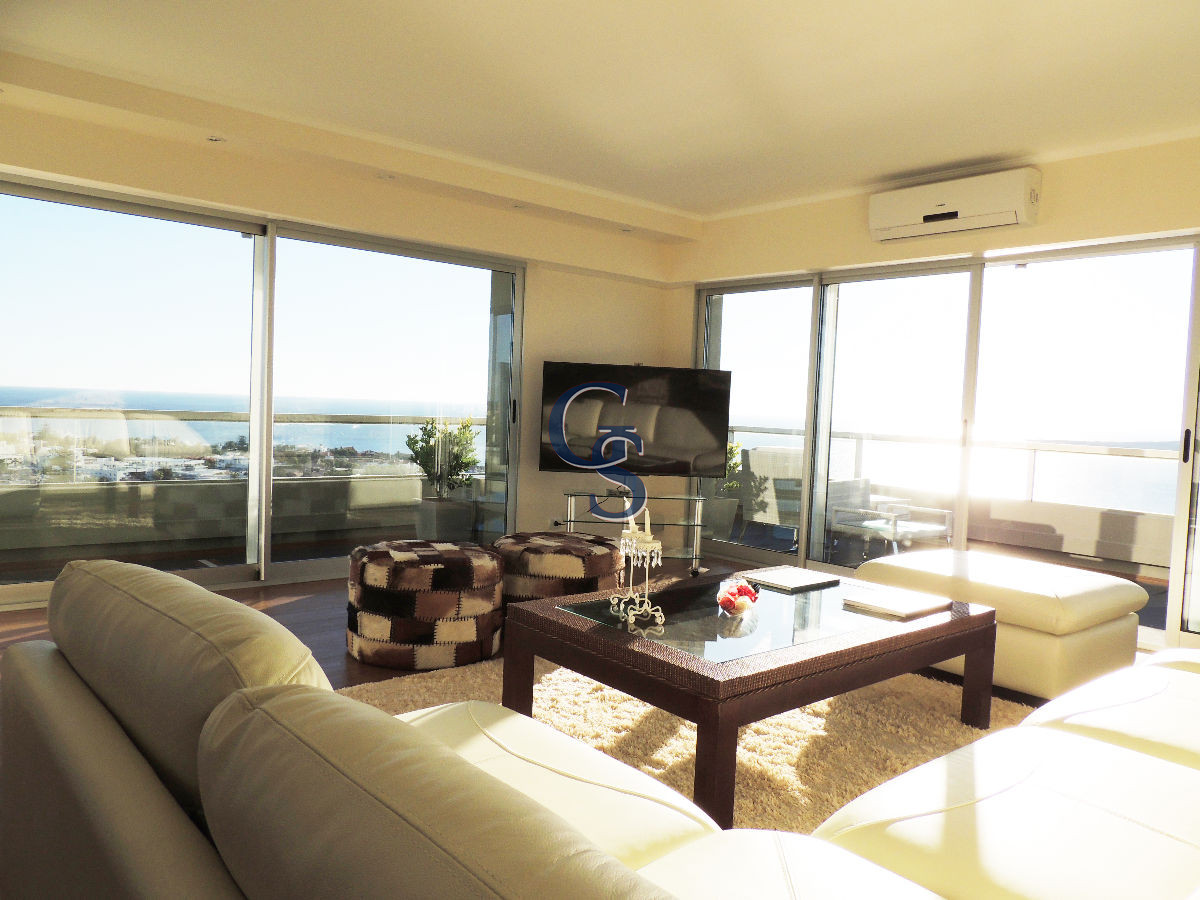 Apartamento ID.292743 - En el corazon de la Península. Con inmejorables vistas al Puerto y la bahia.