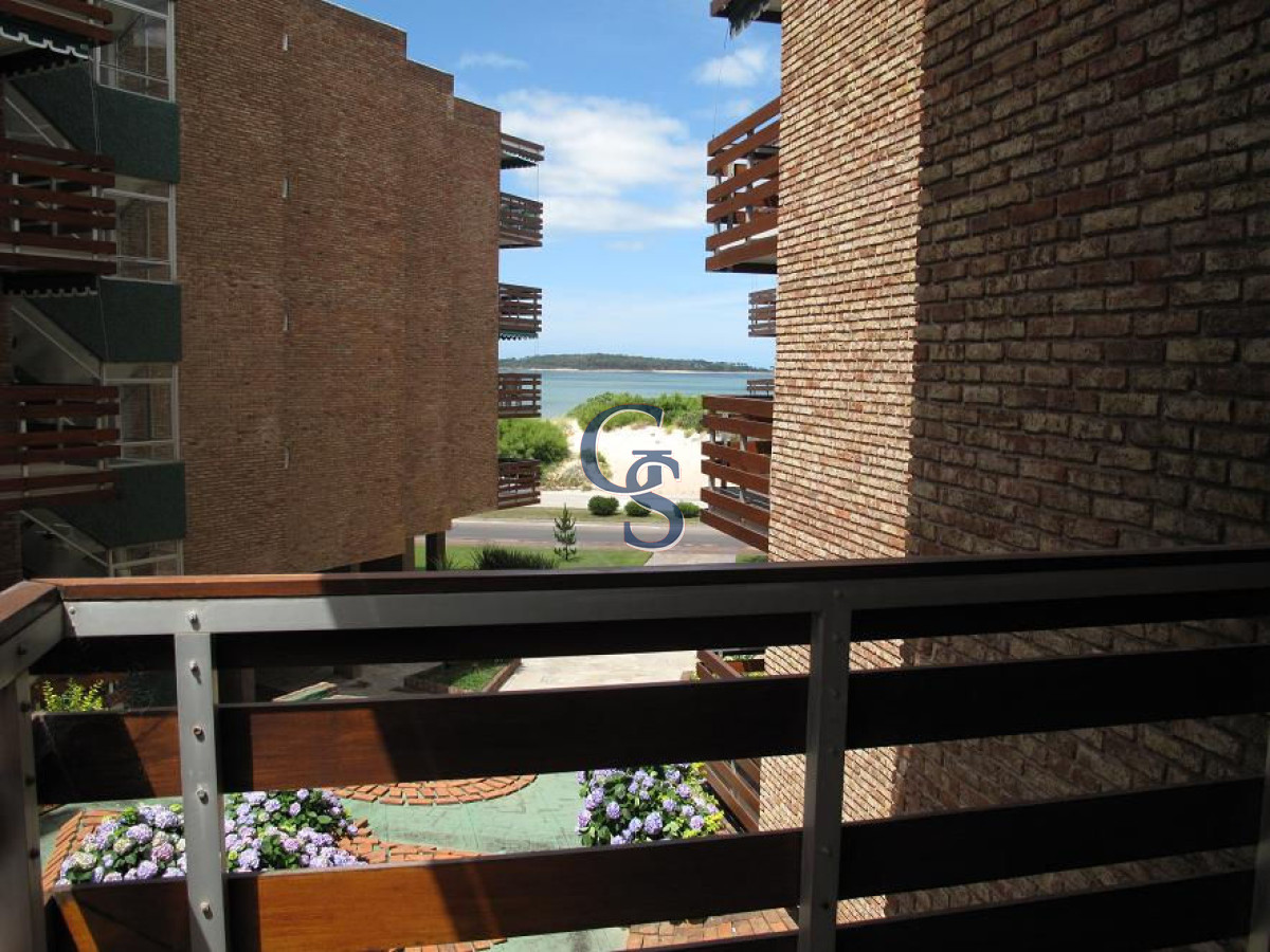 Apartamento ID.653 - Frente a Playa Mansa