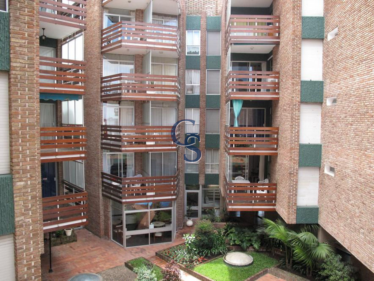 Apartamento ID.653 - Frente a Playa Mansa