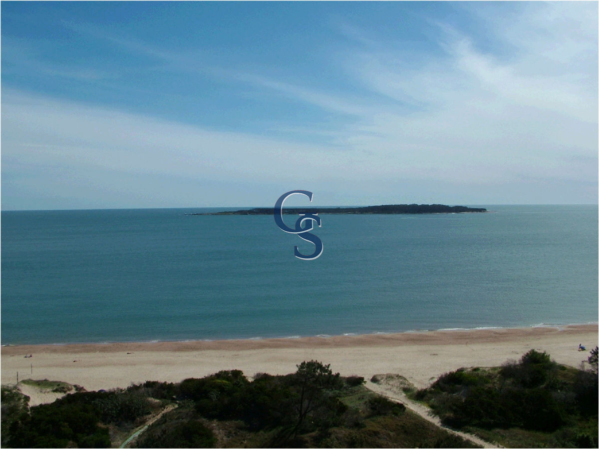 Apartamento ID.673 - La mejor vista a la Mansa, puerto y Punta Ballena  en primera fila. 