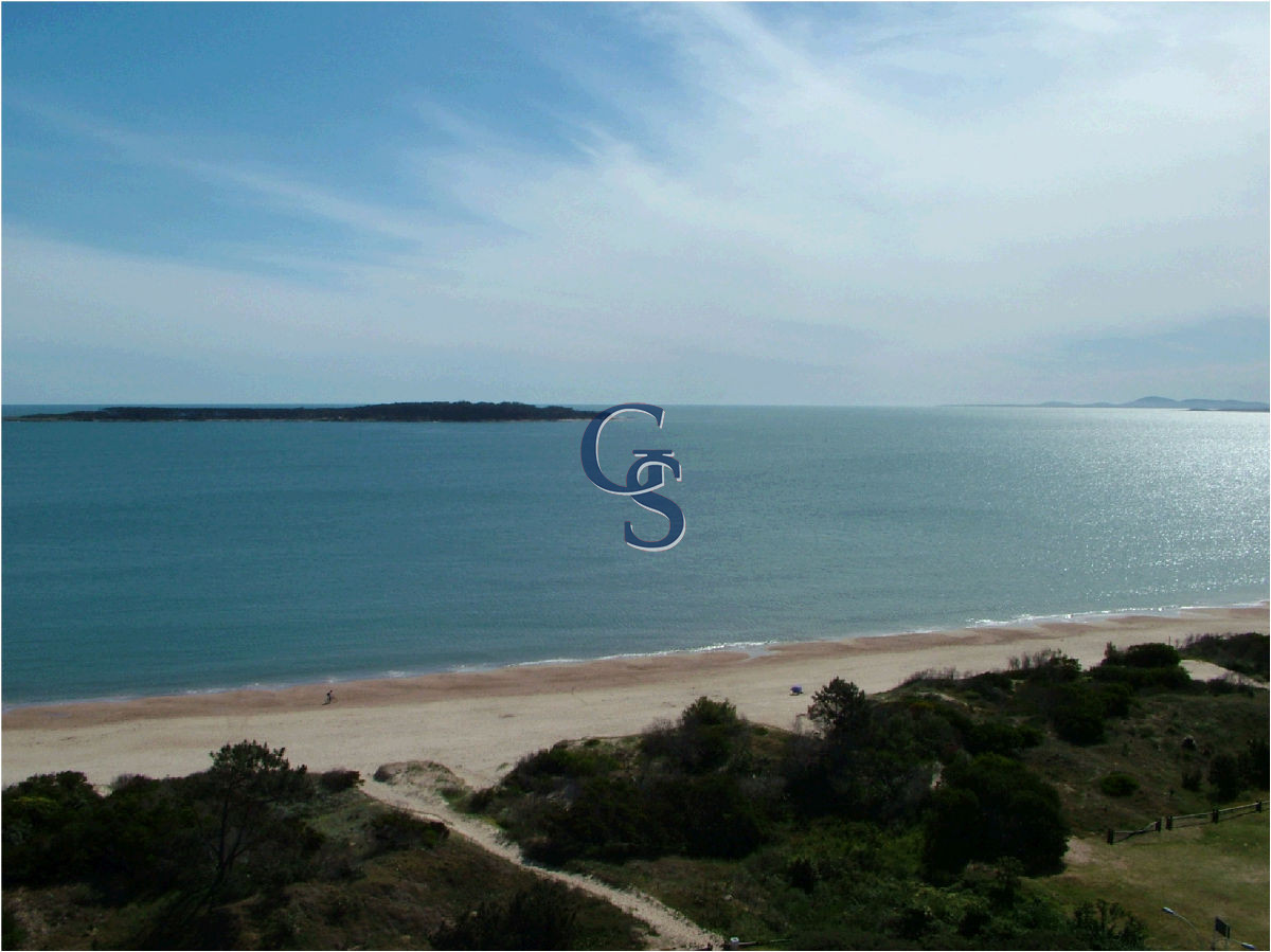 Apartamento ID.673 - La mejor vista a la Mansa, puerto y Punta Ballena  en primera fila. 