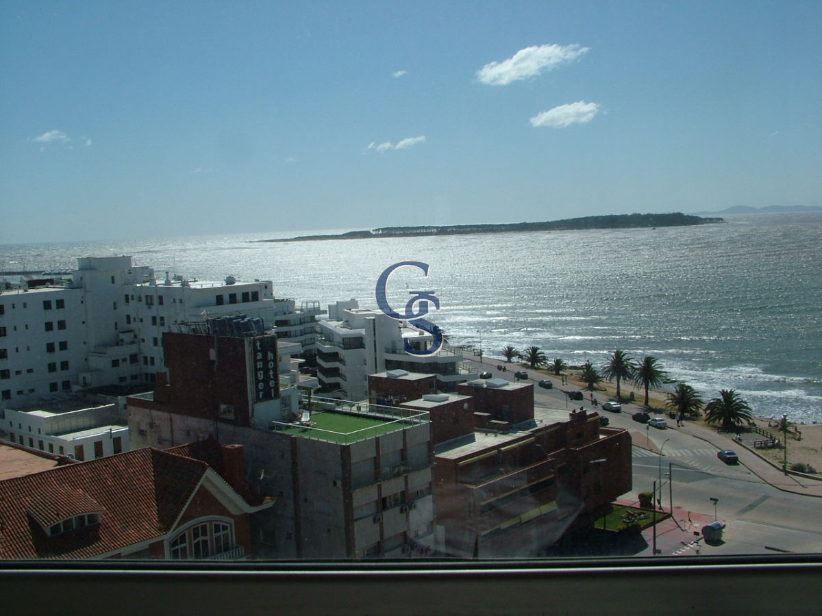 Apartamento ID.712 - Apartamento en EL TORREON, Mansa, Punta del Este, 3 Dormitorios.