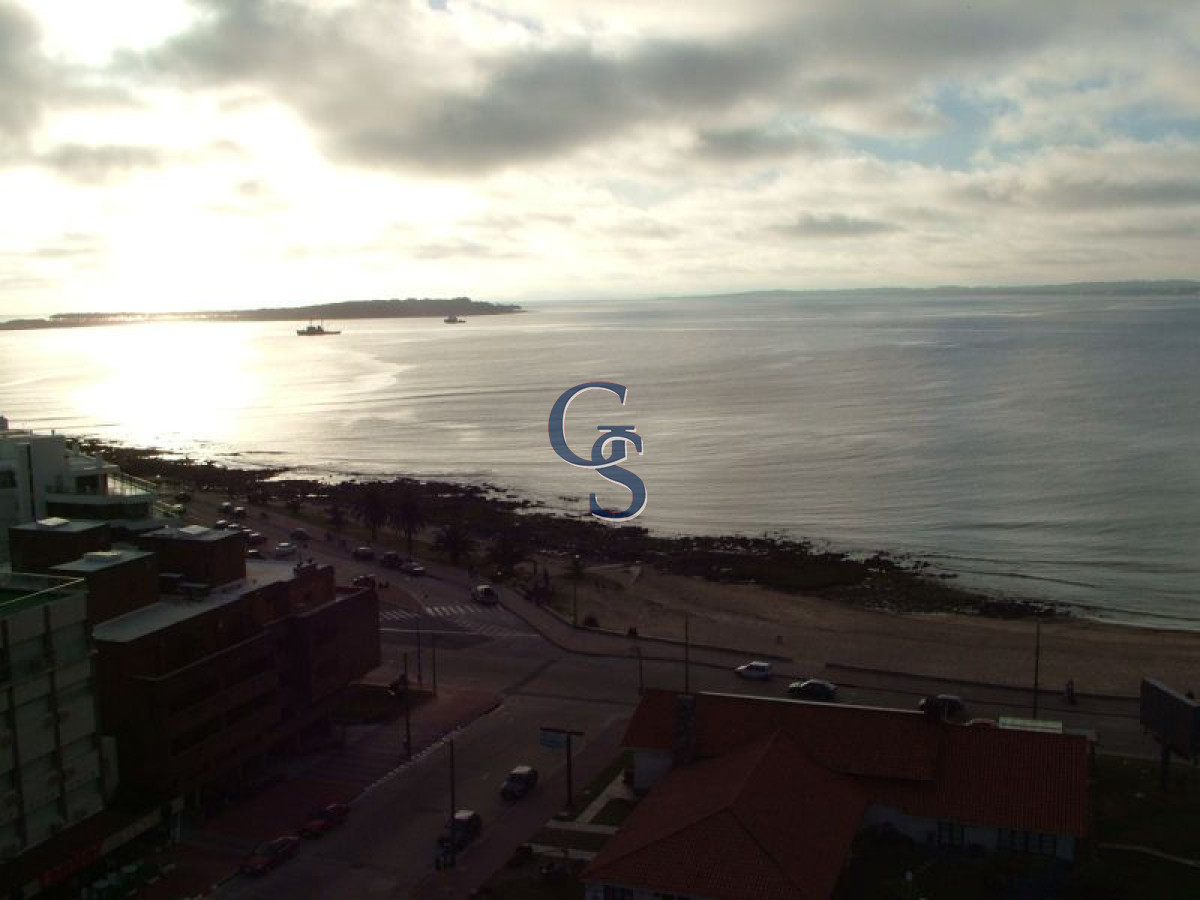 Apartamento ID.712 - Apartamento en EL TORREON, Mansa, Punta del Este, 3 Dormitorios.