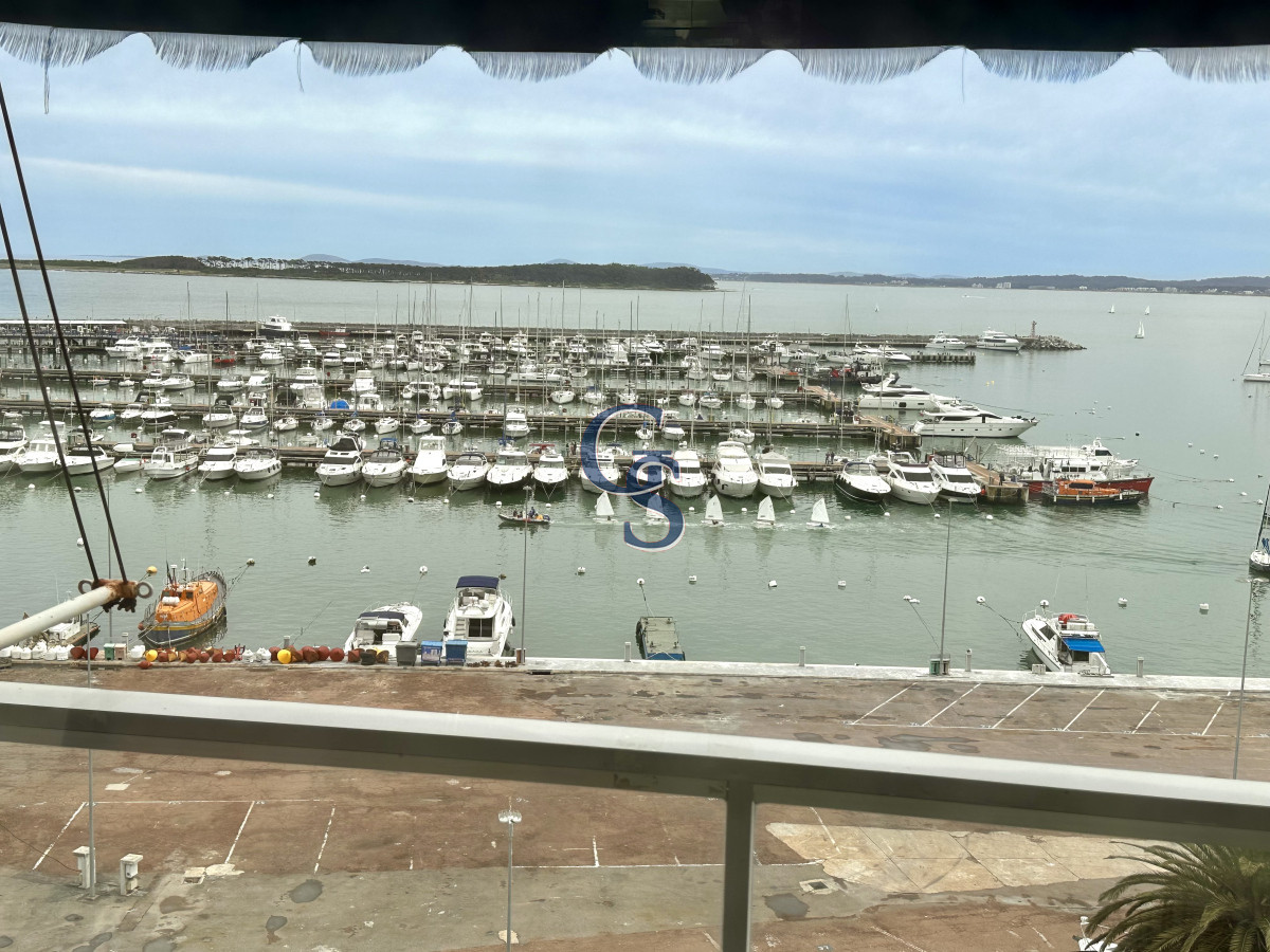 Apartamento ID.299900 - En Venta Apartamento frente al Puerto, con inmejorables vistas.
