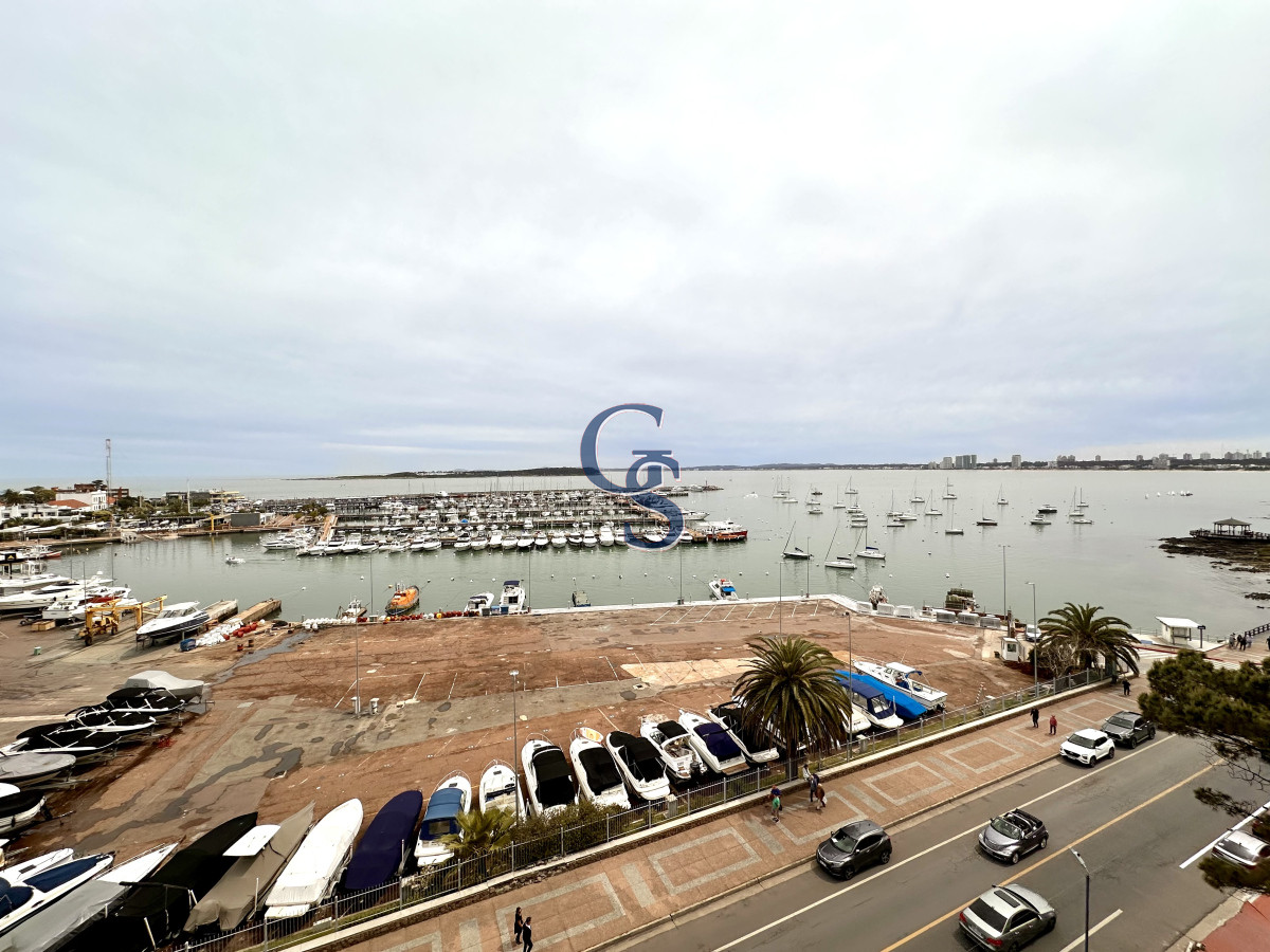Apartamento ID.299900 - En Venta Apartamento frente al Puerto, con inmejorables vistas.