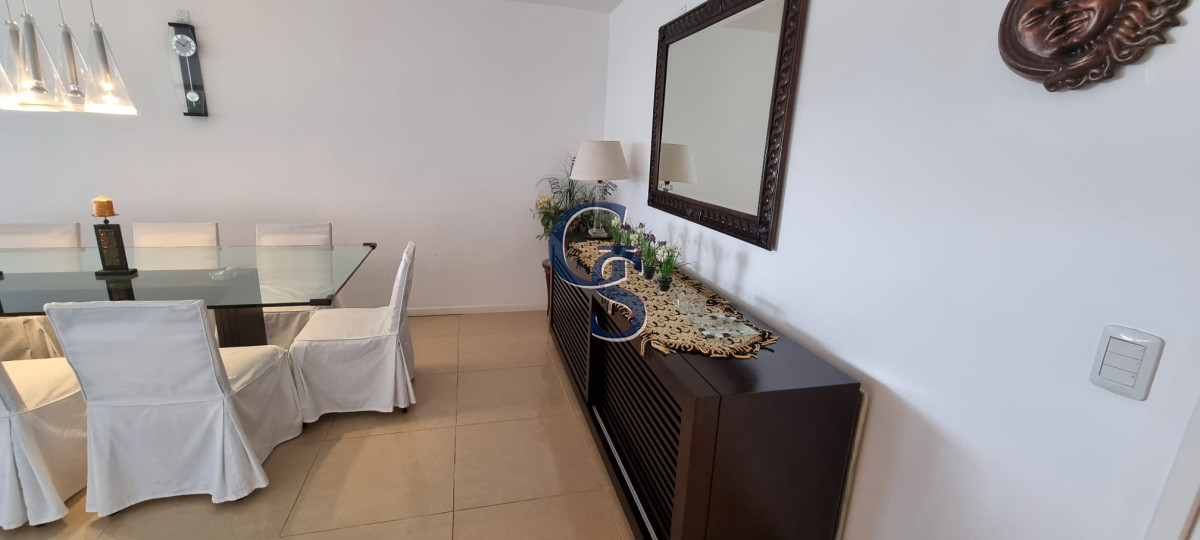 Apartamento ID.297427 - Edificio a pasos de Playa Brava.  Departamento de cómodos ambientes.