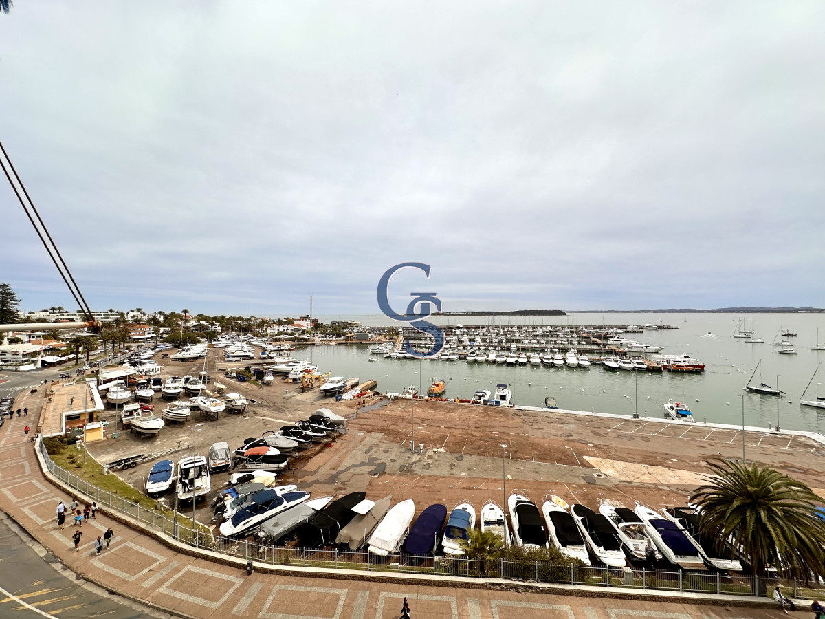Apartamento ID.299900 - En Venta Apartamento frente al Puerto, con inmejorables vistas.