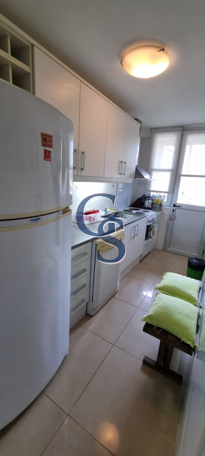Apartamento ID.297427 - Edificio a pasos de Playa Brava.  Departamento de cómodos ambientes.