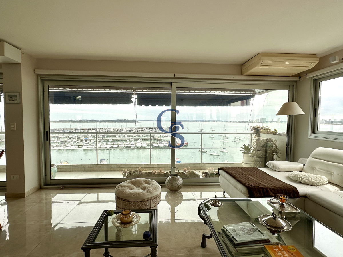 Apartamento ID.299900 - En Venta Apartamento frente al Puerto, con inmejorables vistas.