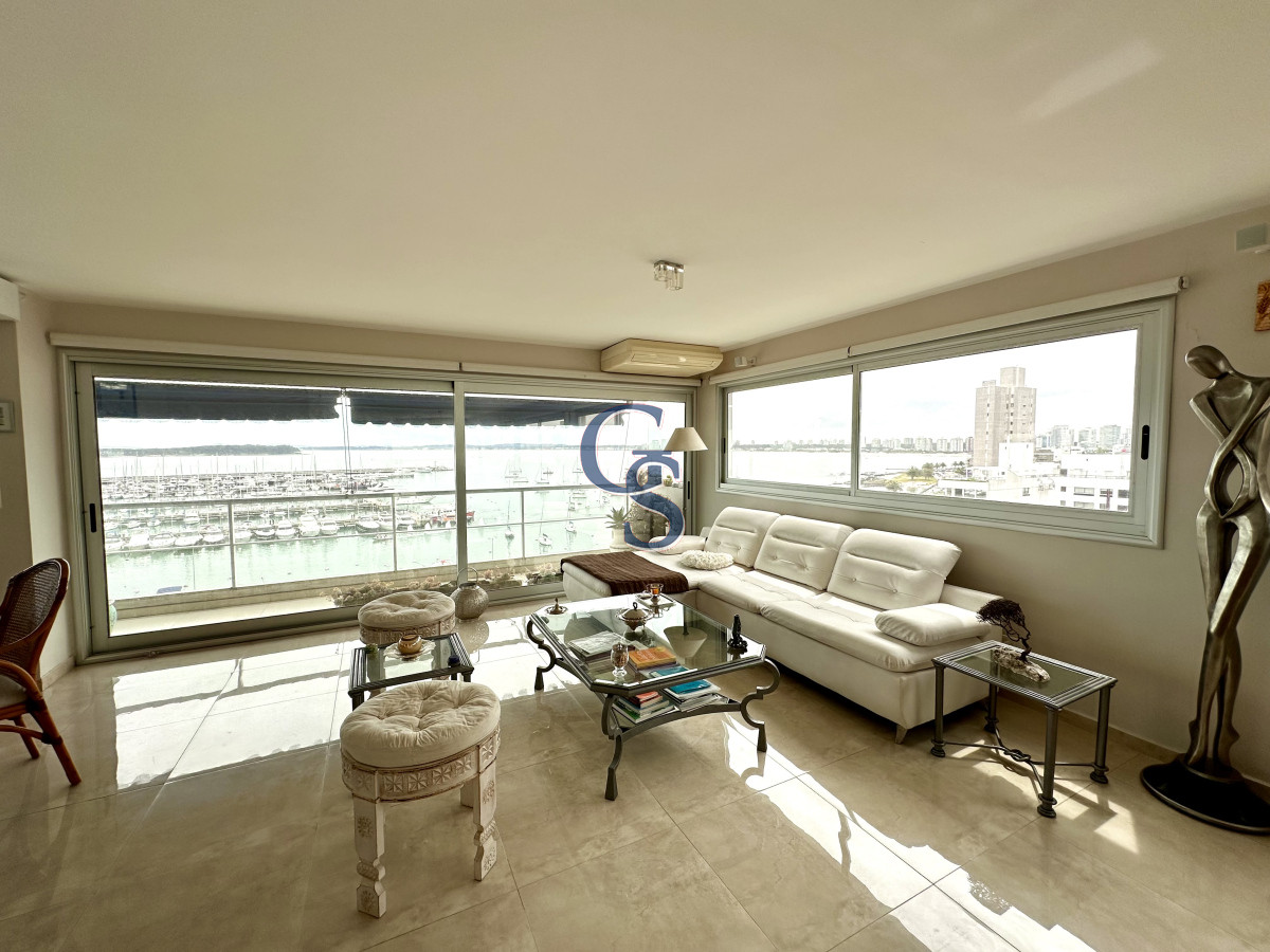 Apartamento ID.299900 - En Venta Apartamento frente al Puerto, con inmejorables vistas.