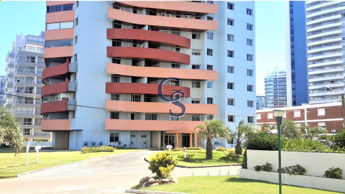 Apartamento ID.290906 - Próximo a playa brava.
