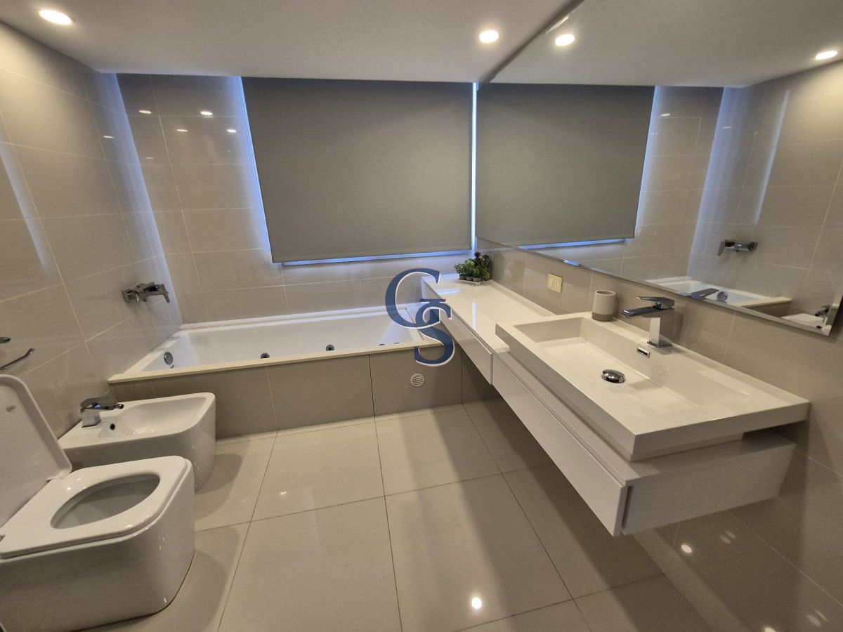 Apartamento ID.293118 - Pent house en 1° fila.   A ESTRENAR