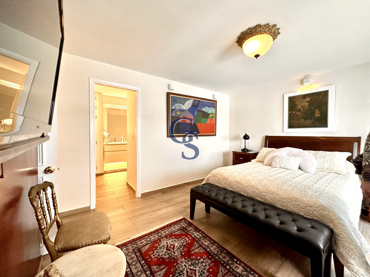Apartamento ID.299900 - En Venta Apartamento frente al Puerto, con inmejorables vistas.