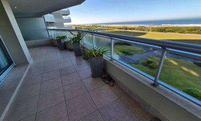 Apartamento en TORRE LOBOS,  En Venta, Brava, Punta del Este, 3 Dormitorios.