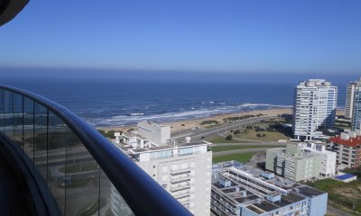 Apto. excelente vista al mar, con amenities.