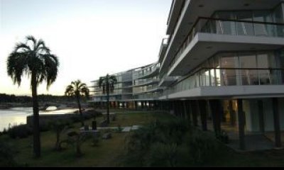 Excelente ubicación.  Vista al mar y arroyo.