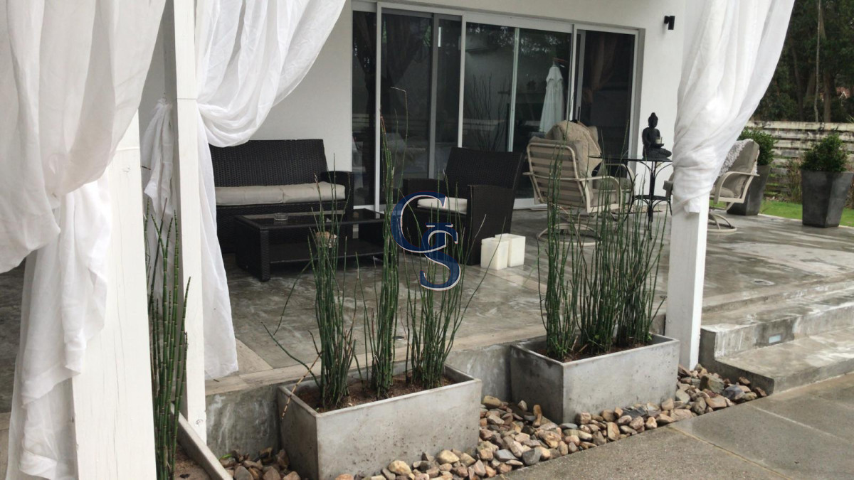 Casa ID.295183 - Casa en Pinares, 3 dormitorios *