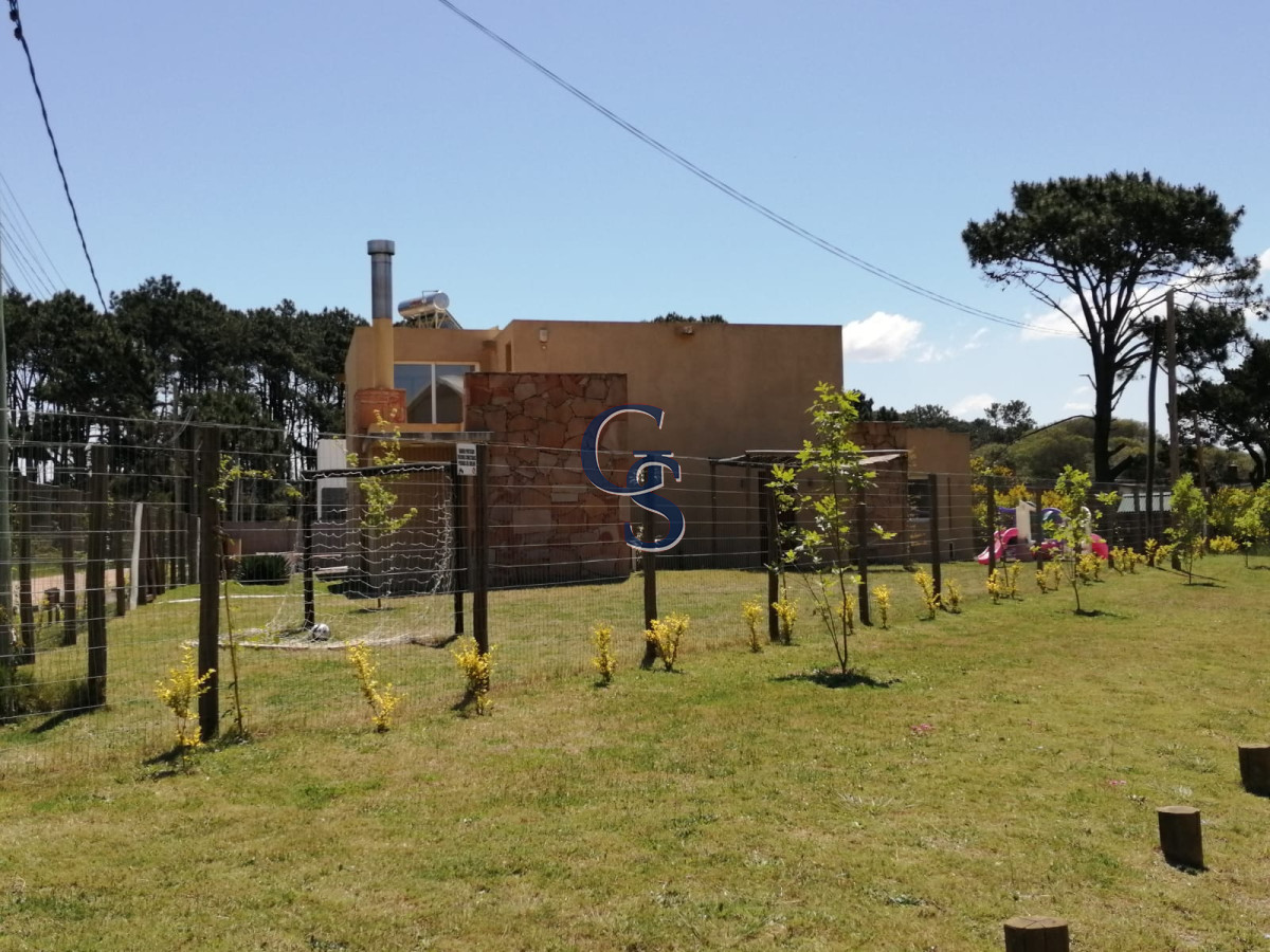 Casa ID.295307 - Moderno chalet estilo minimalista de 200 m2  desarrollado en 2 plantas